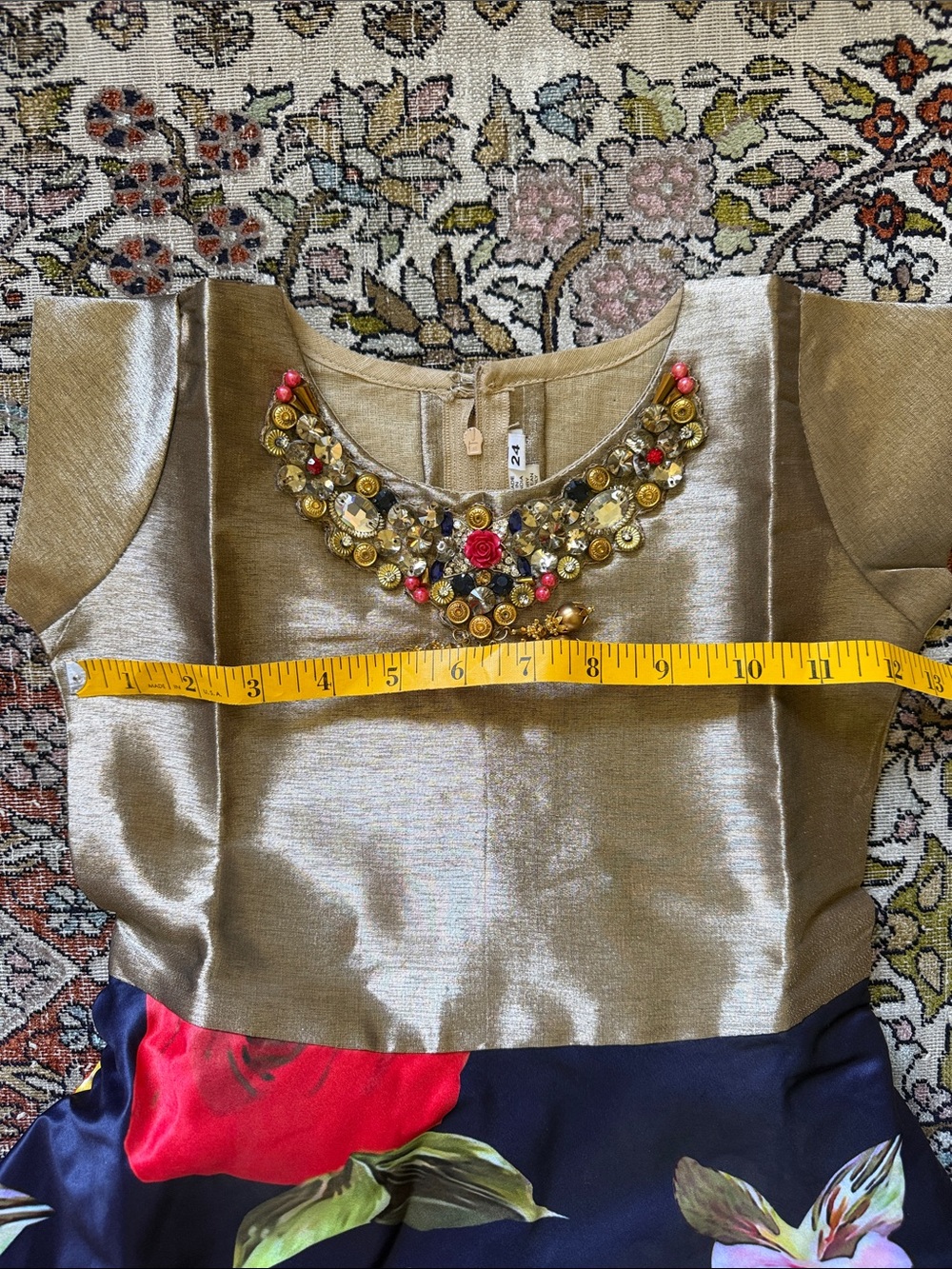 Gold Embellished girls dress with Beaded Neckline 6-8y 🌸❤️